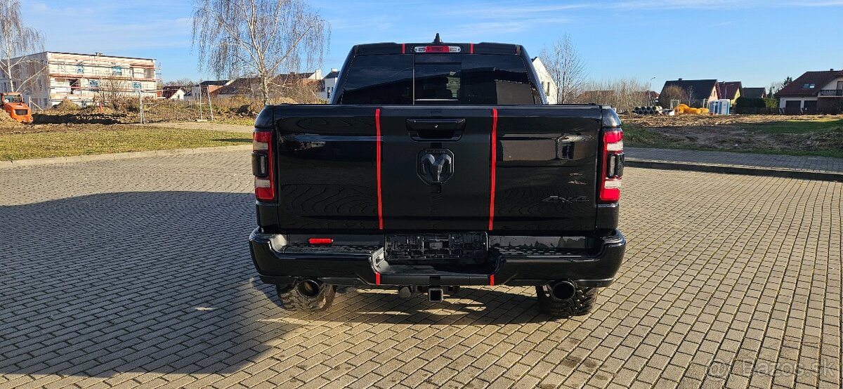 DODGE RAM 1500 LARAMIE 4X4 5.7 HEMI 2020 V8 401KM