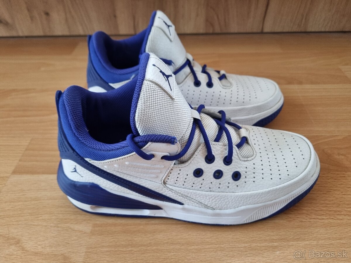 Tenisky zn. Nike Air Jordan MAX Aura 5, veľkosť 40