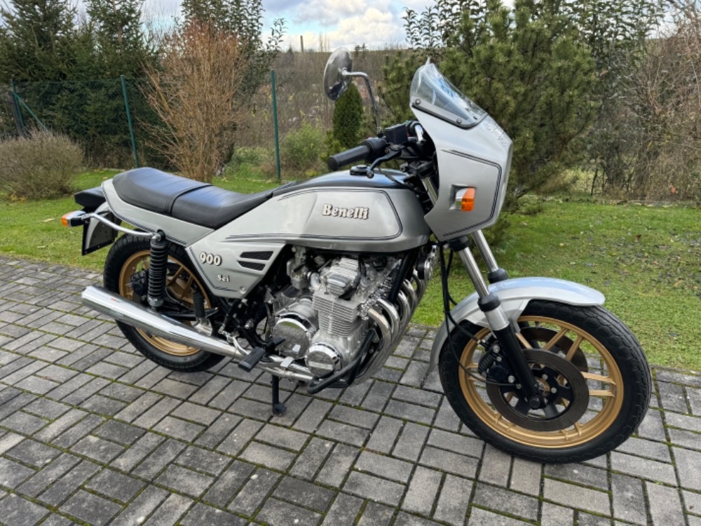 Benelli Sei 900