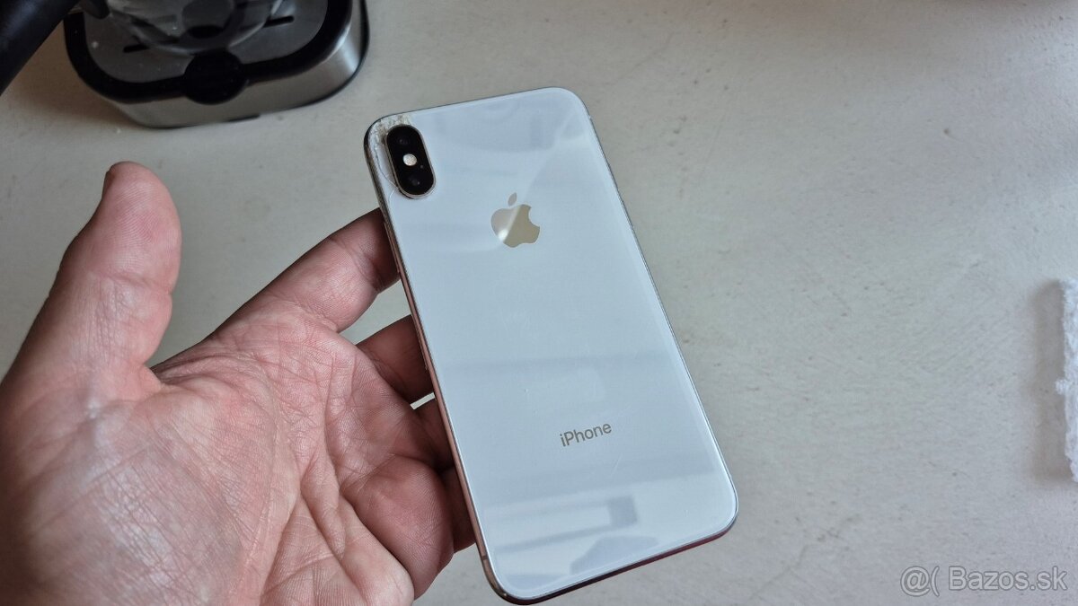 Nefunkčný Apple iPhone X 64GB