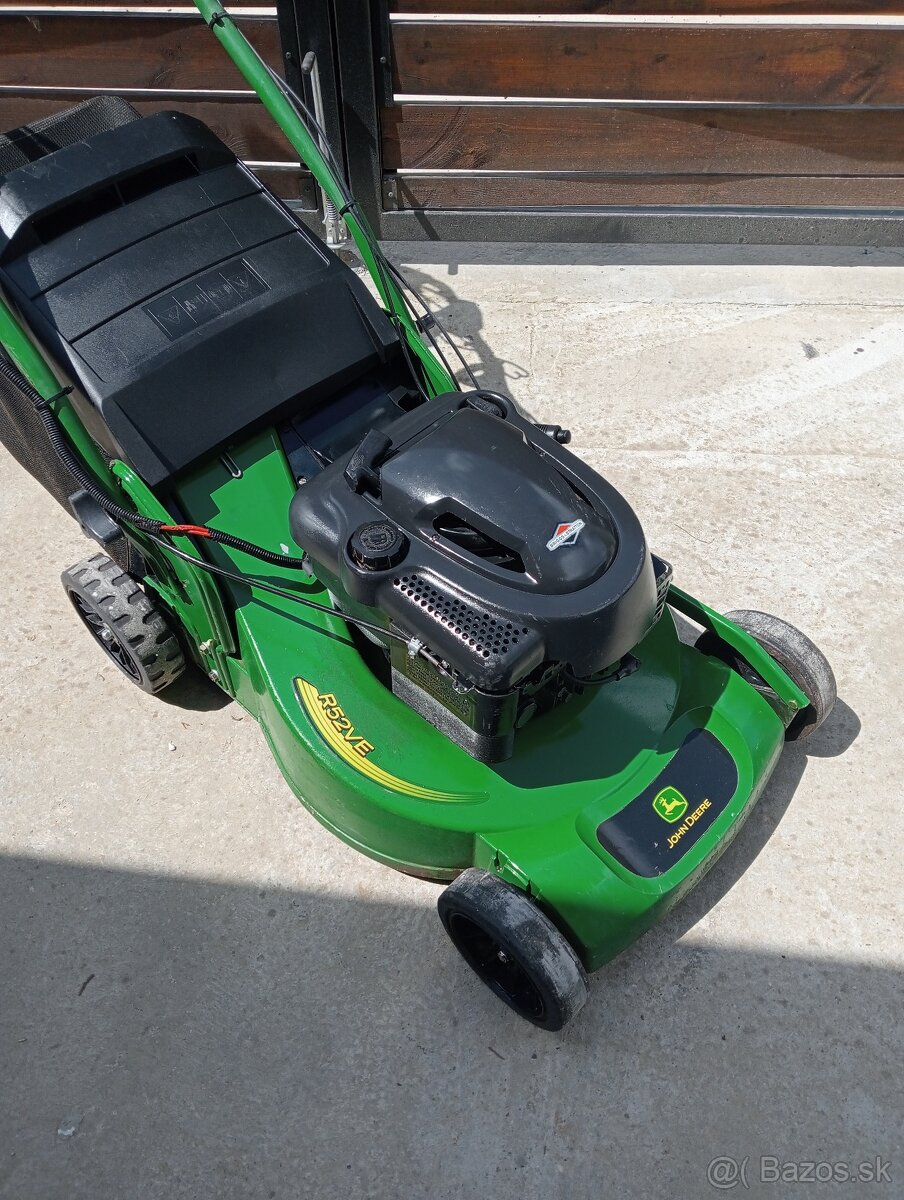 John Deere R52ve kosačka s pojazdom