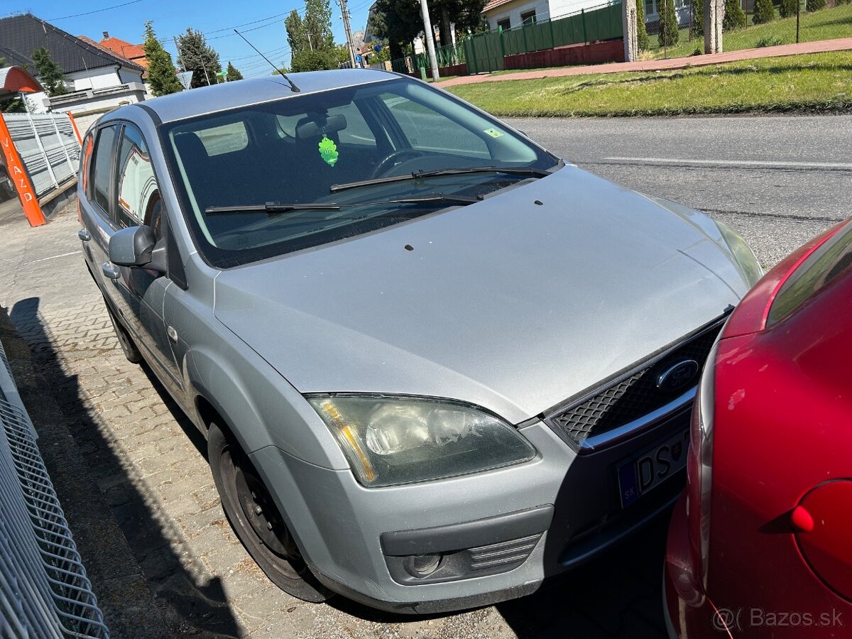 Lacno rozpredám Ford Focus 2004-2011 na náhradné diely