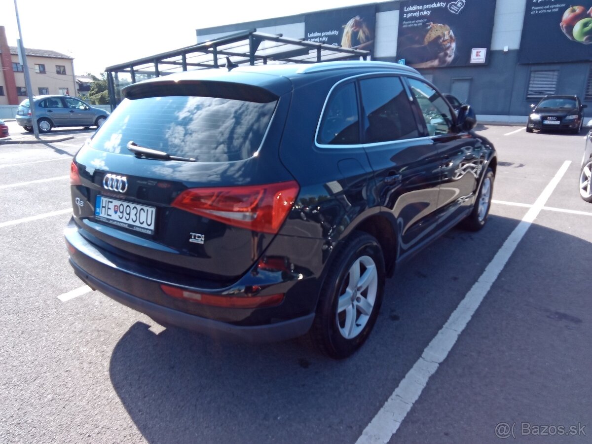 Audi Q5 2,0 TDI Quattro S-line r.2011