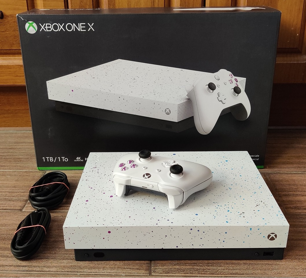 XBOX ONE X 1TB - HyperSpace Limitovana edicia