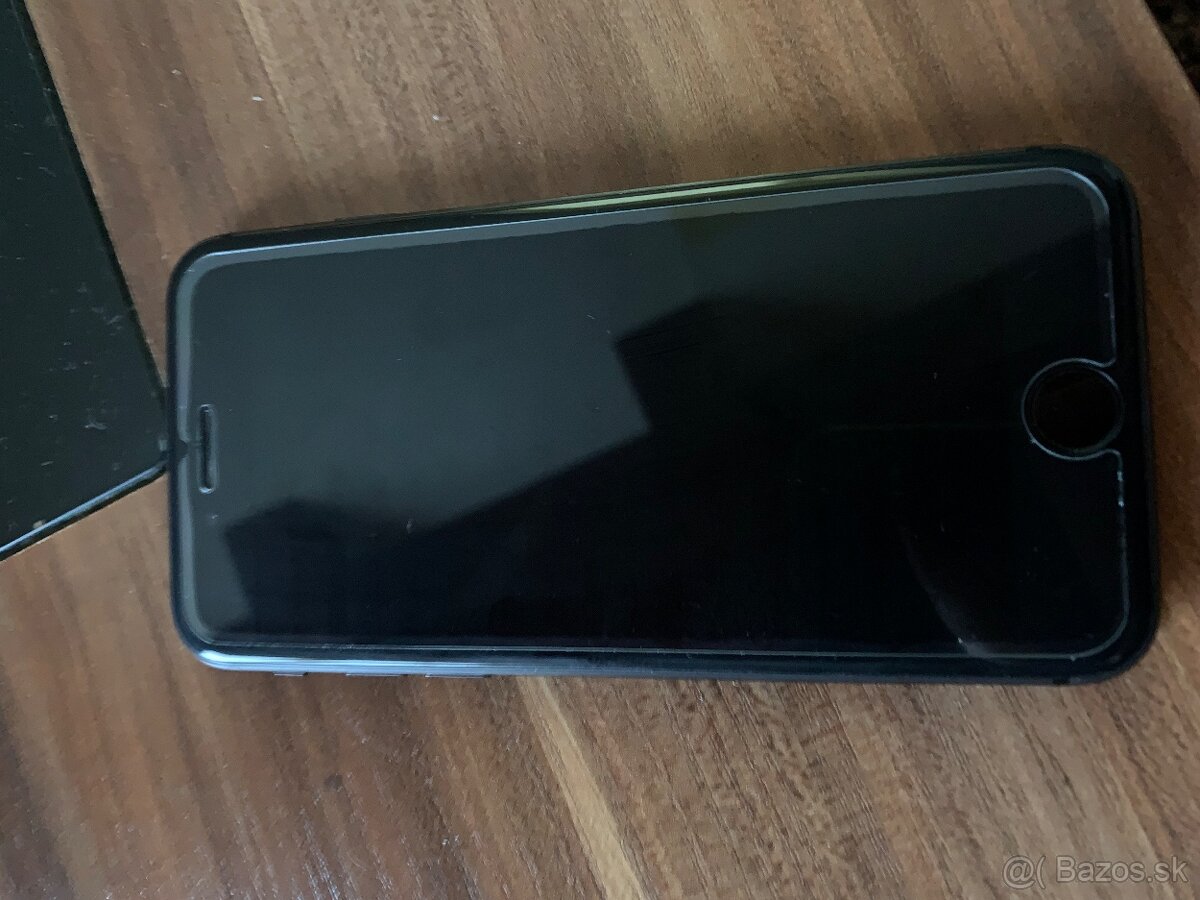 predám iphone 8 128GB