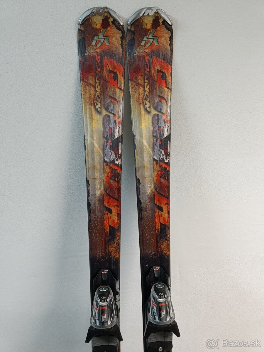 Lyže Nordica hotrod flare 152 cm