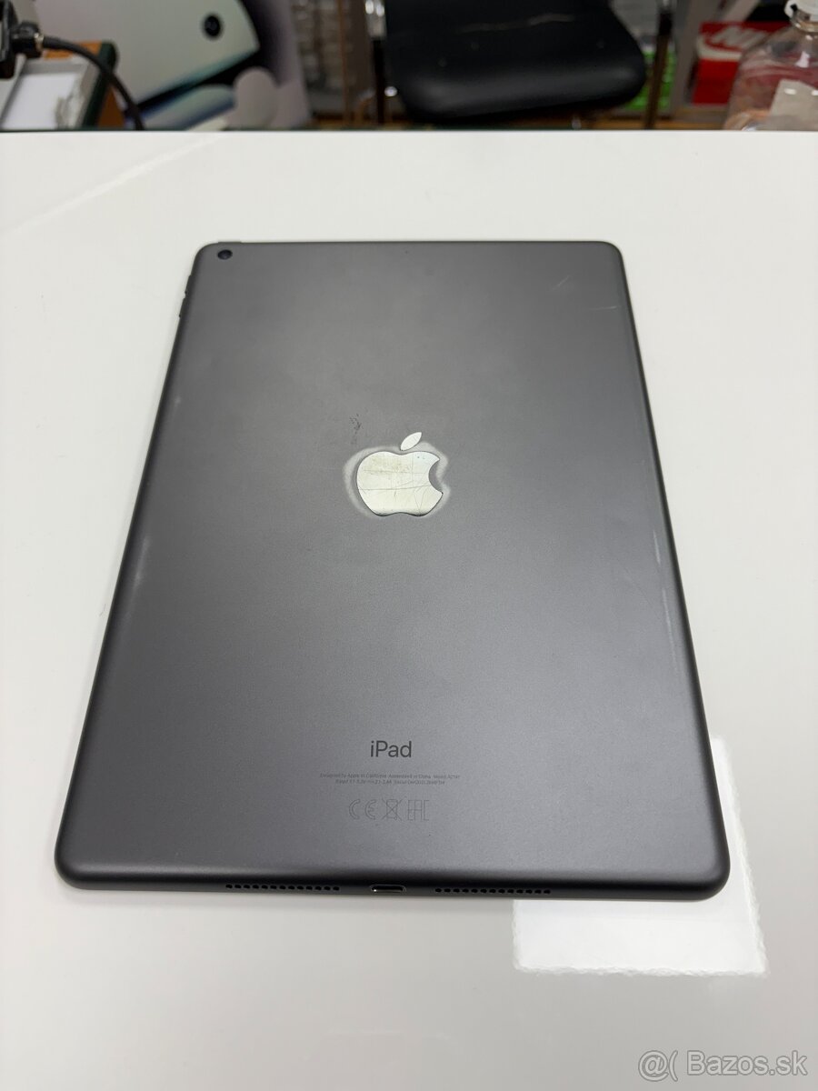 Apple iPad 7.32GB Space Gray