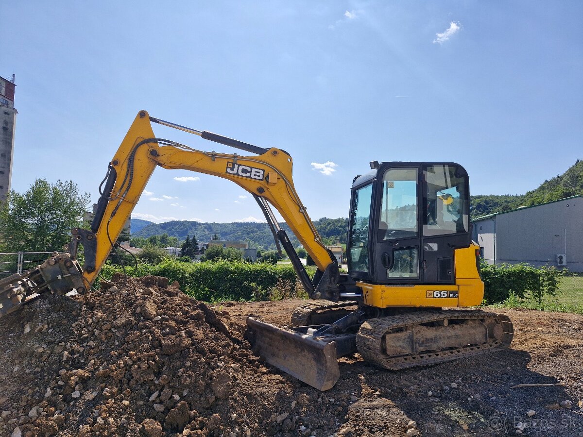 Pasový báger JCB 65R1