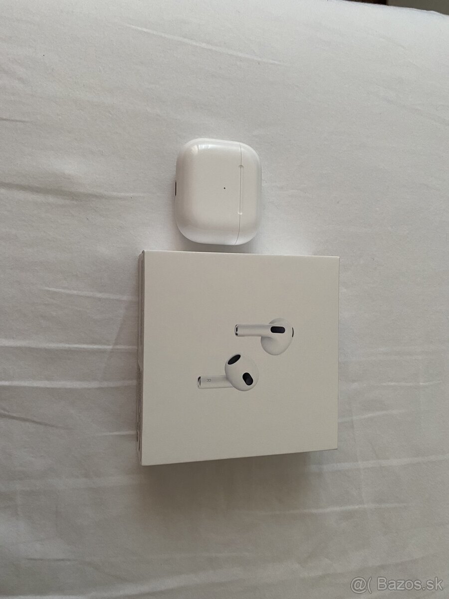 Apple AirPods (3. generácia) s konektivitou Magsafe