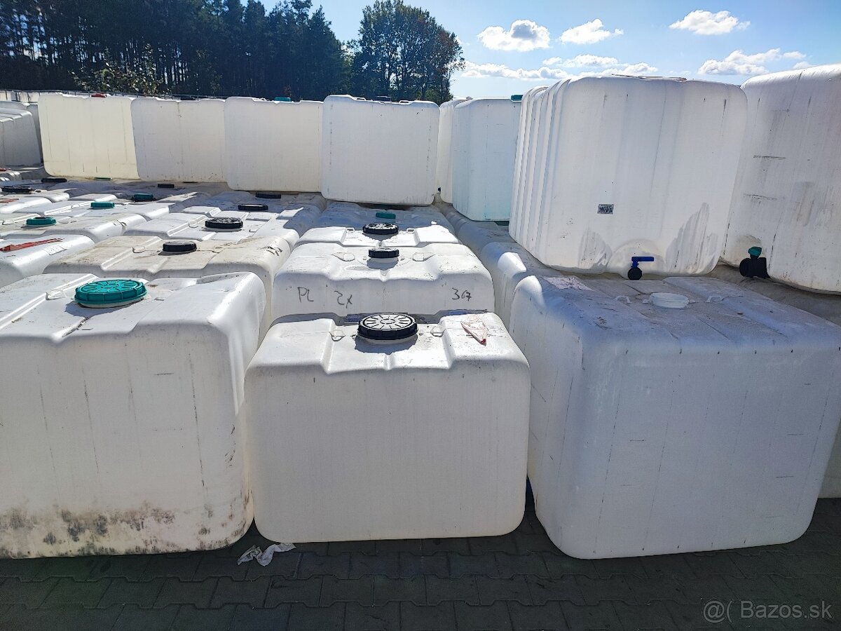 Predám použité ibc plastové nádrže 1000L 600L