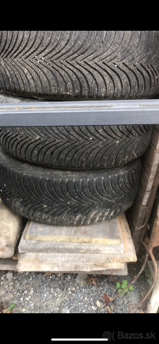 ZIMNÉ PNEU. MICHELIN 205/55 r16