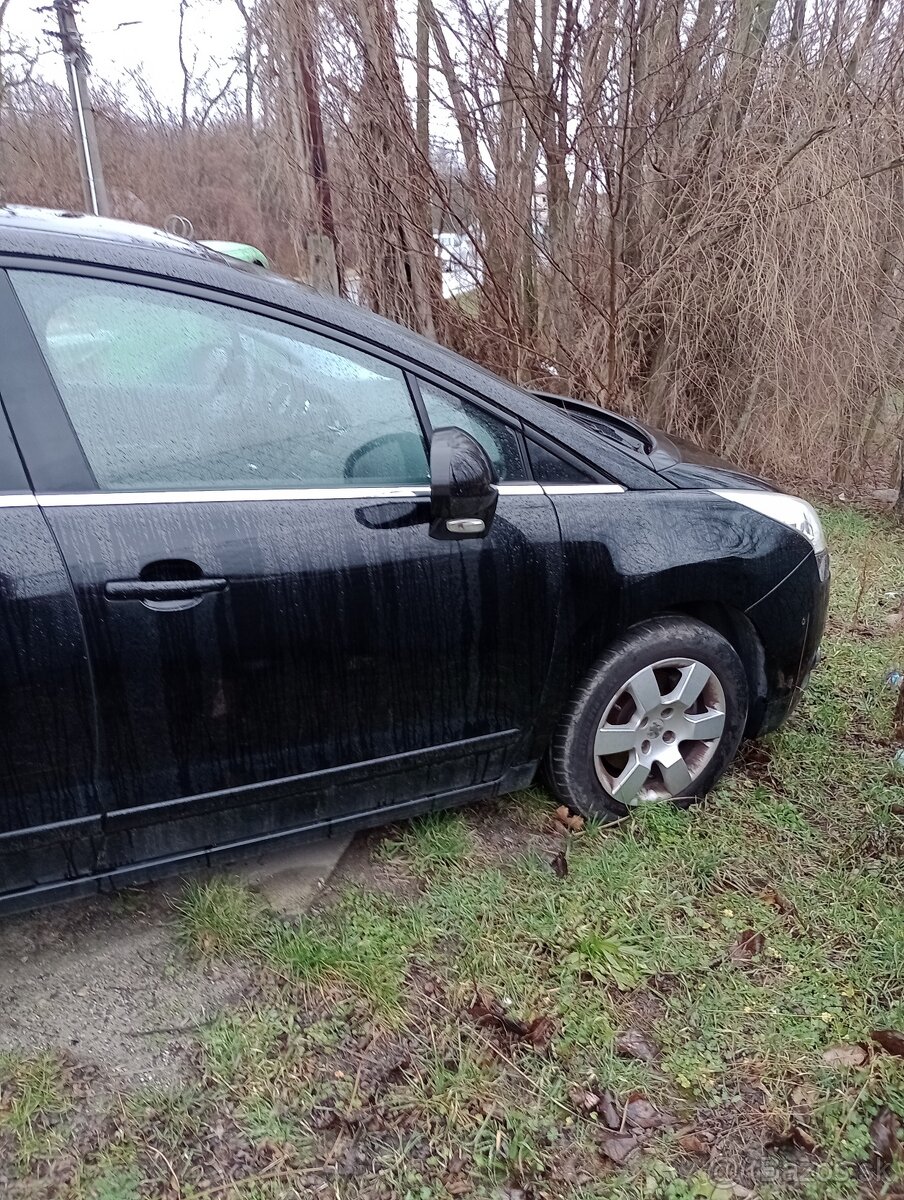 Predám Peugeot 5008