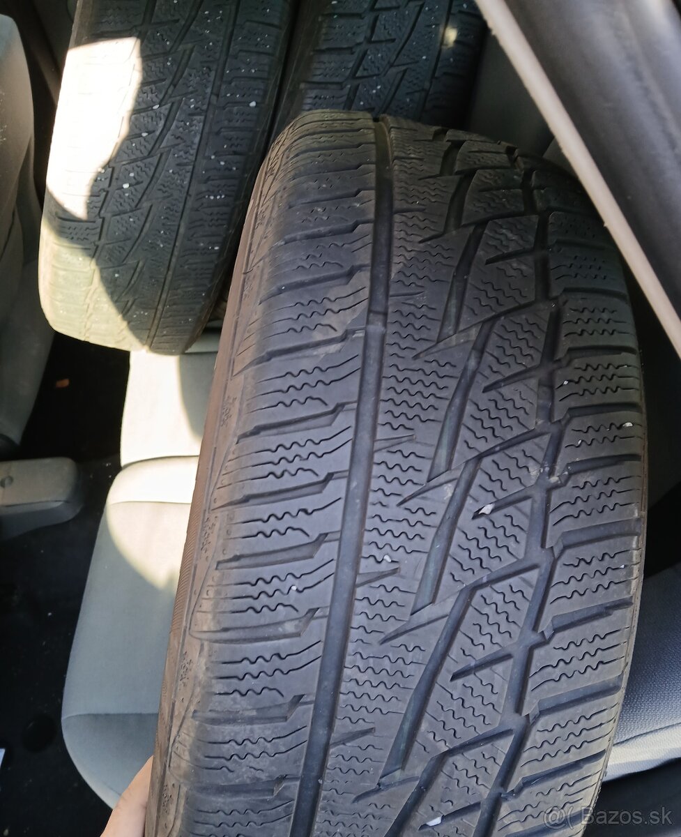 PNEU 215/60 R16