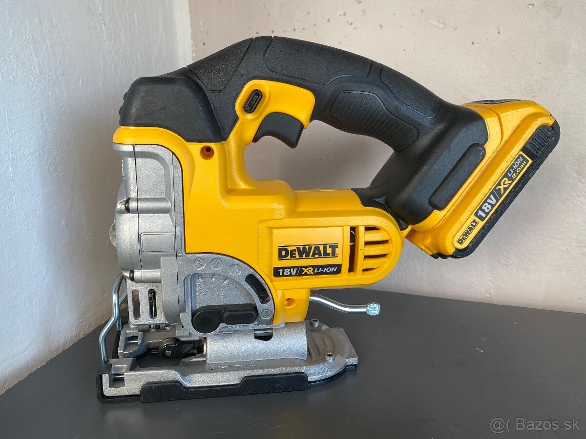 DeWalt DCS331N 18 V priamočiara píla