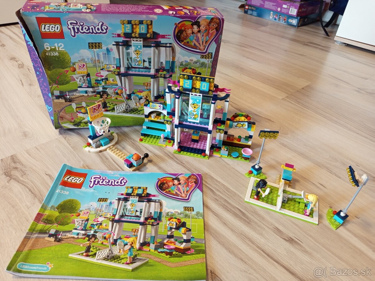 Lego friends Stephanie v športovej aréne 41338