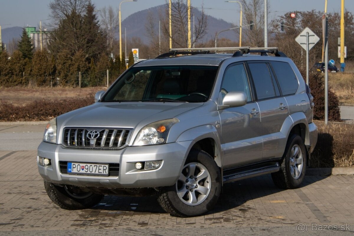 Toyota Land Cruiser 3.0 D-4D Lux A/T