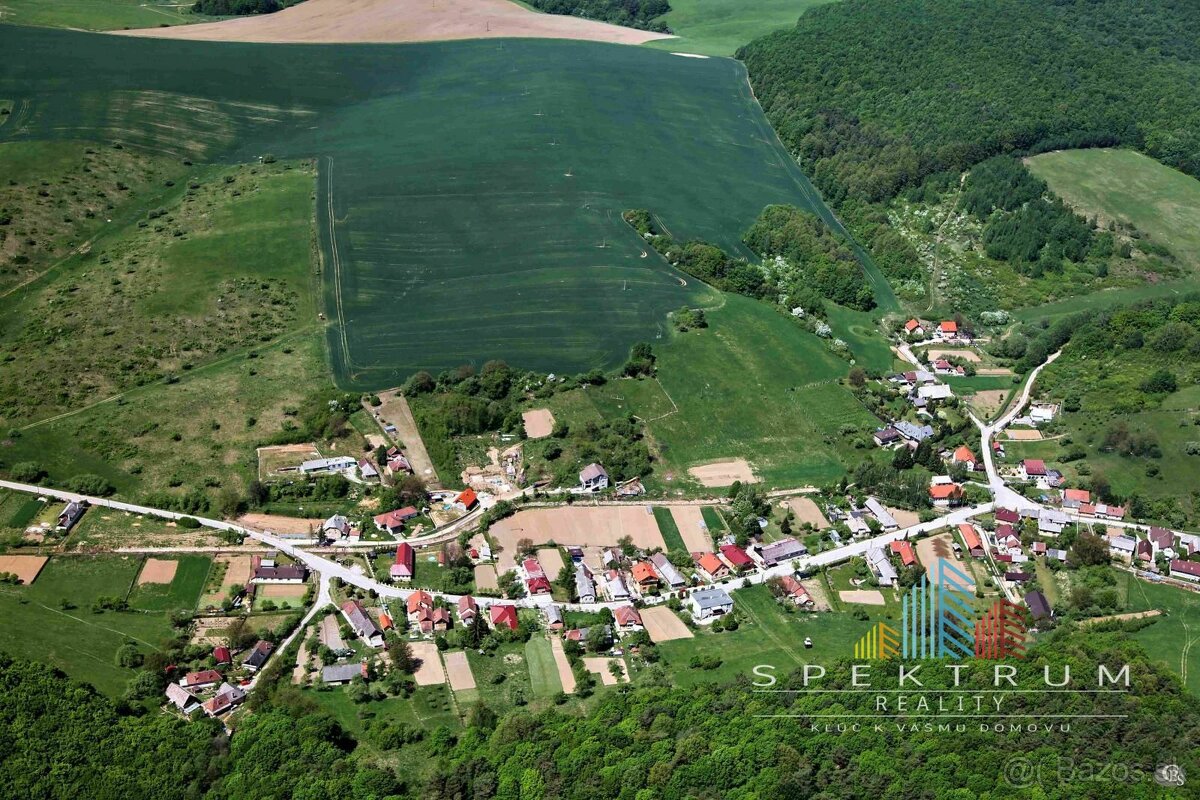 OBEC Dubnička pozemok na predaj