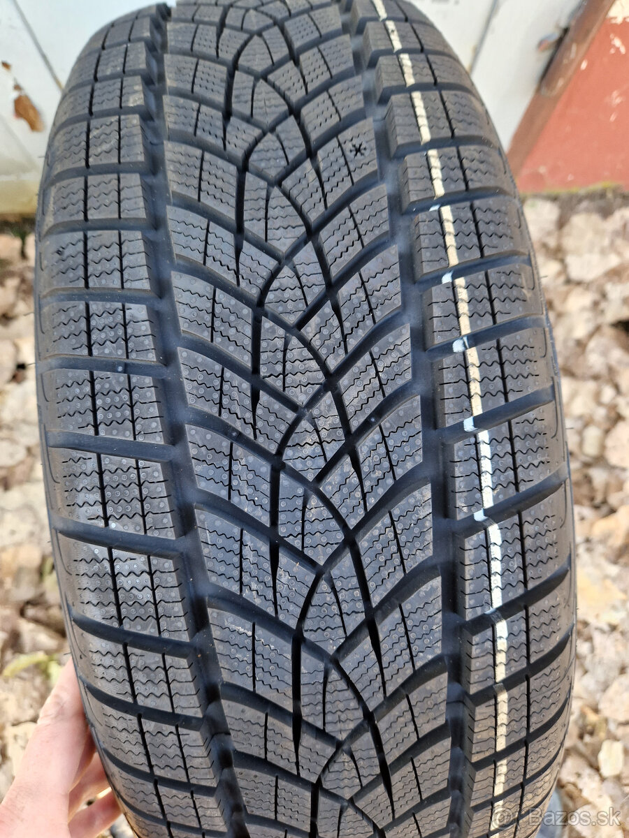 215/55 r18 zimne pneu 215/55/18 215 55 18 pneumatiky R18