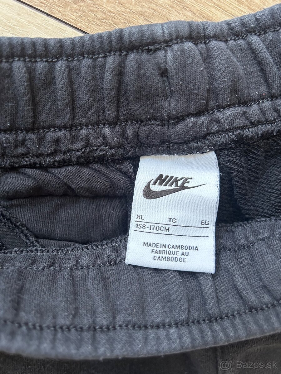 Teplaky Nike 158-170 ( detské XL)