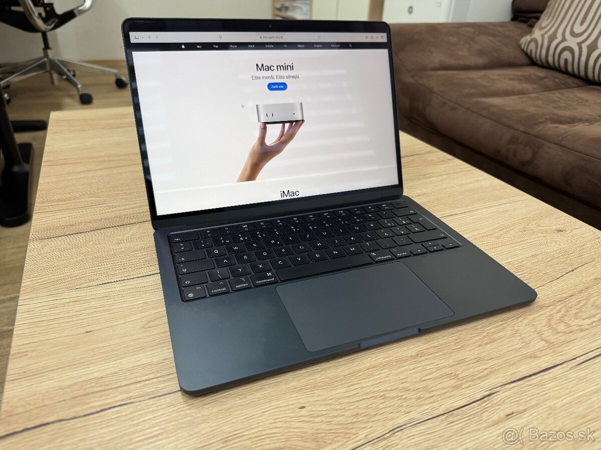 Macbook Air 13,6" M2 8GB RAM/512GB  SSD Temne atramentový