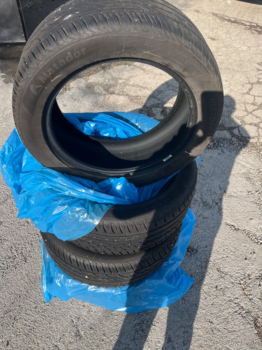 235/50R18 letne