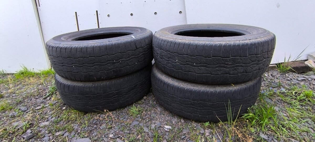 Pneu 225/65 R17