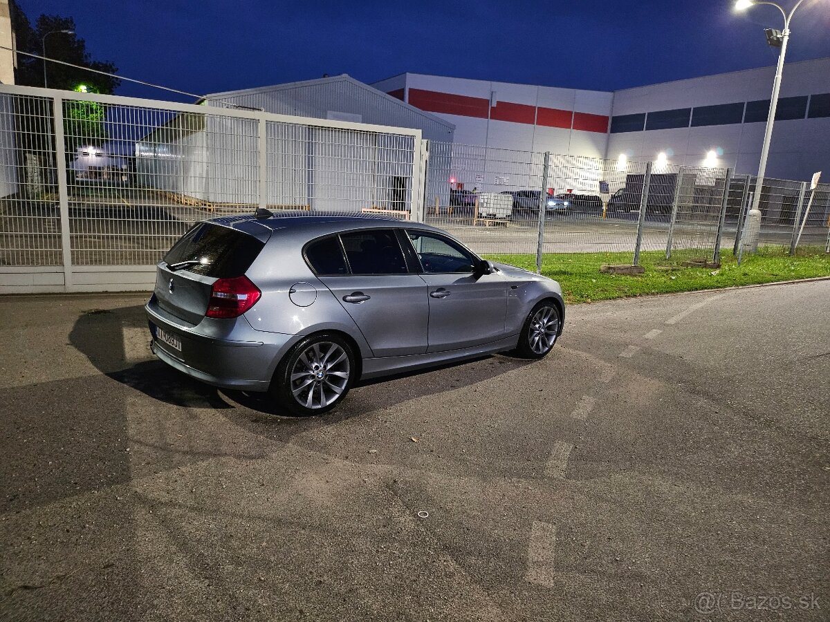 BMW 130i E87