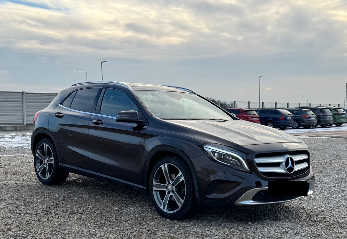 Mercedes-Benz GLA 220 d 4MATIC A/T