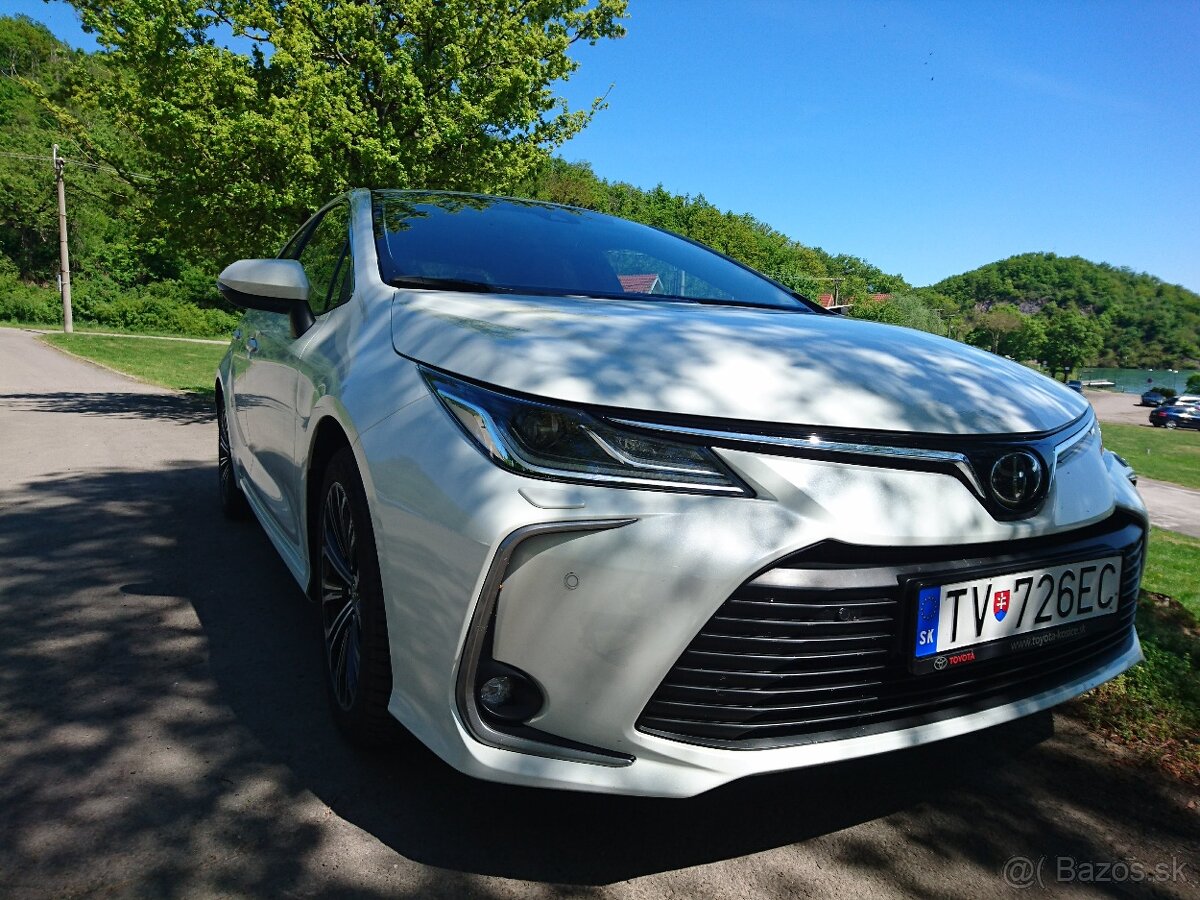 Toyota Corolla 1.6 benzín r.2020, 32000 km