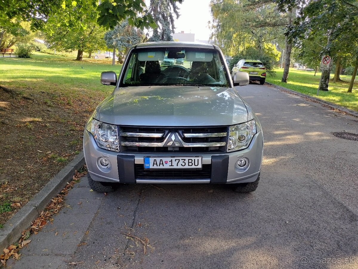 Mitsubishi Pajero 3.2 DiD 147KW AT/5  4x4 Uzávierka