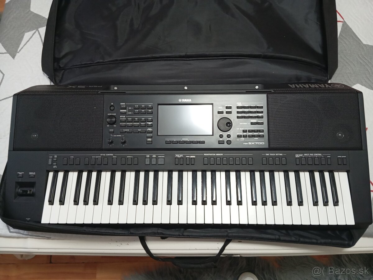 Yamaha psr sx700