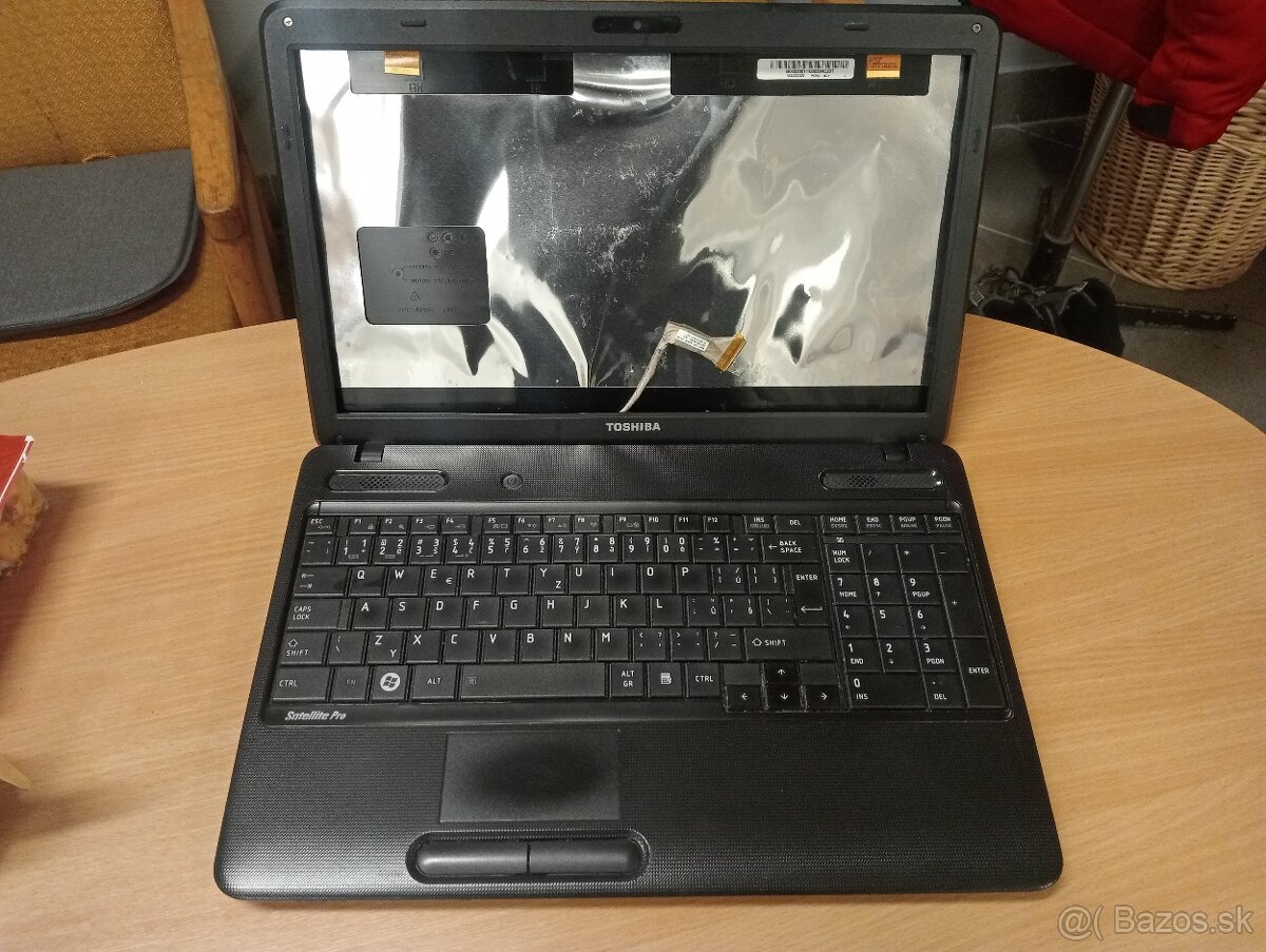 predám nefunkčný notebook Toshiba Satellite C650