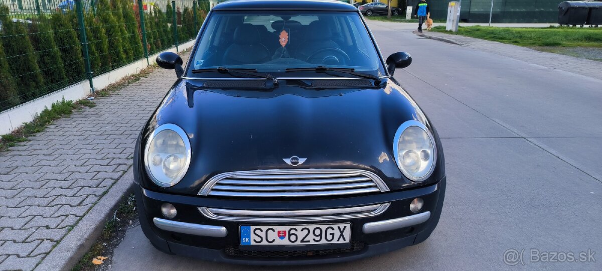 Mini Cooper r50 2001 na náhradné diely