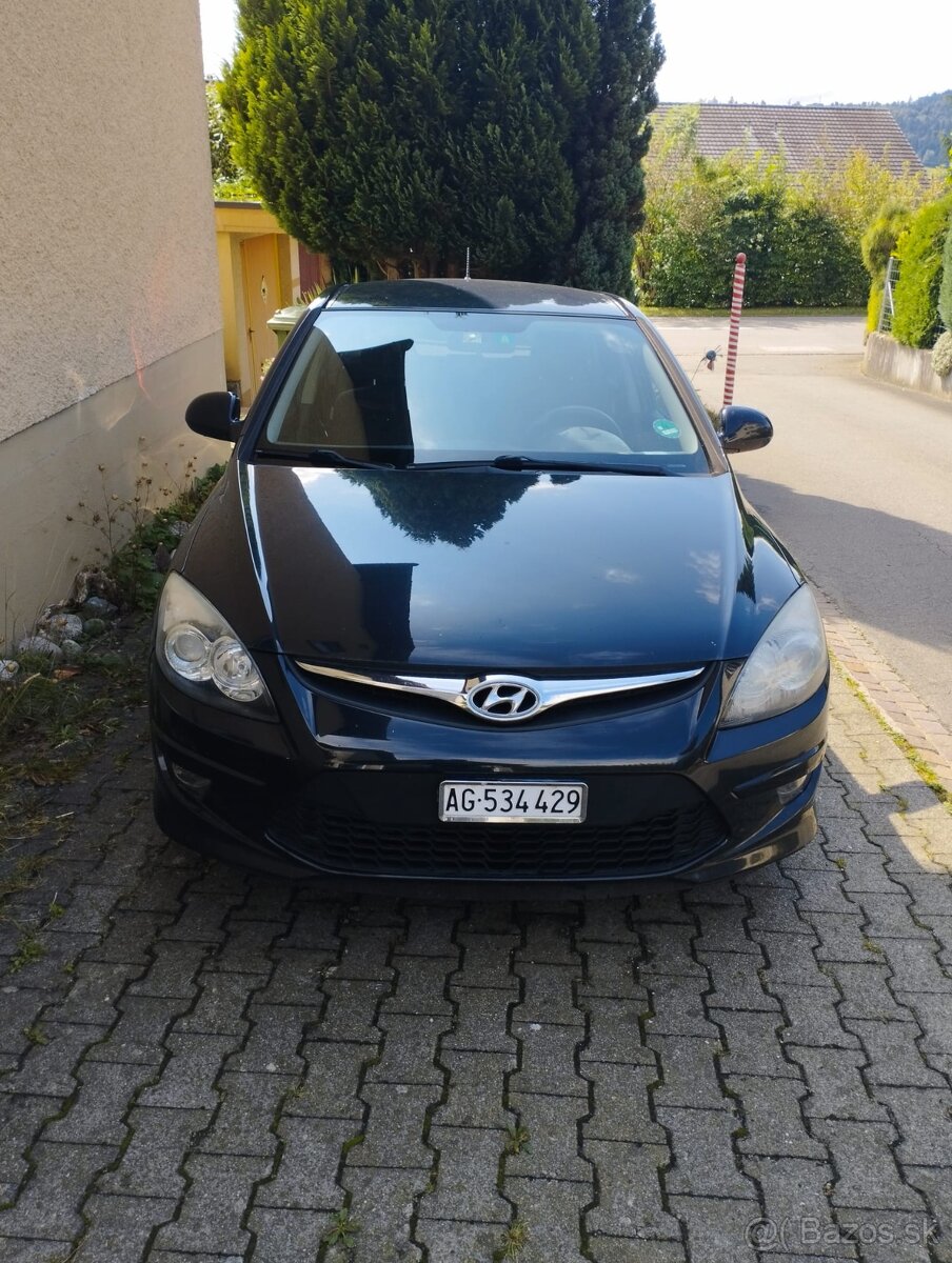 Predám. Hyundai i30. 1.4 benzín.