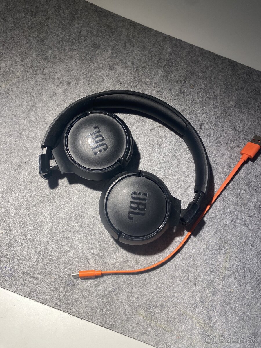 JBL Tune 520BT