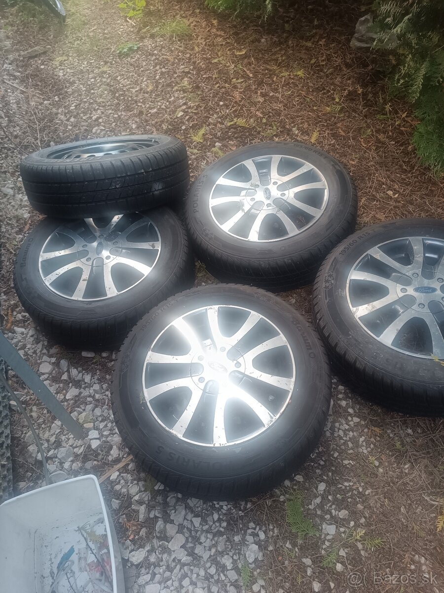 Alu kolesá obuté zimné gumy Ford FOCUS195/60 R15