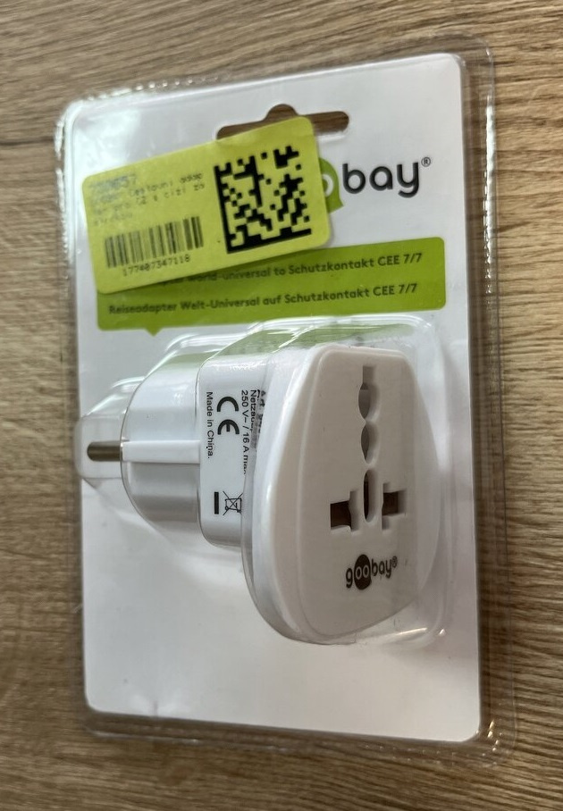 Goobay UK->EU Power Adapter biely