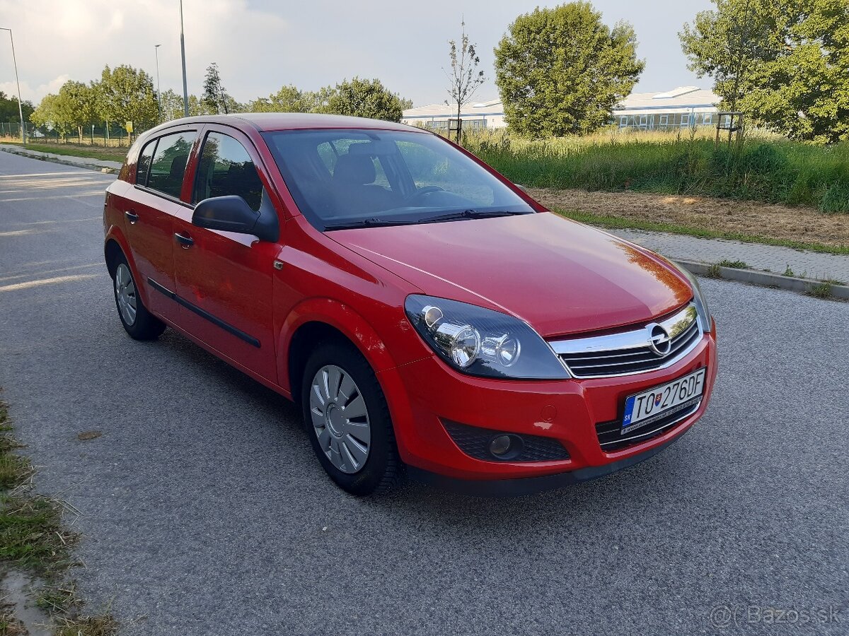 OPEL ASTRA 1.4 r.v 2011