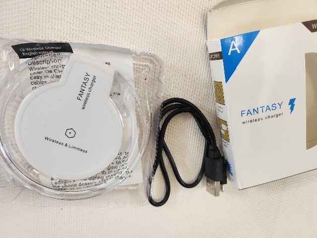 NOVÁ FANTASY WIRELESS CHARGER biela ultratenká nabíjačka