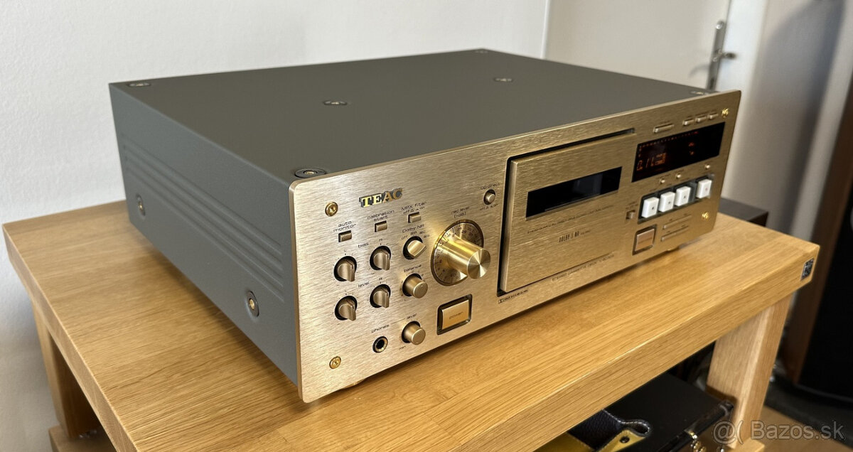 TEAC V-8030S - kazetový magnetofon ve sbírkovém stavu