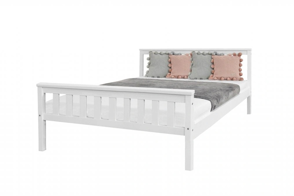 Drevena biela postel