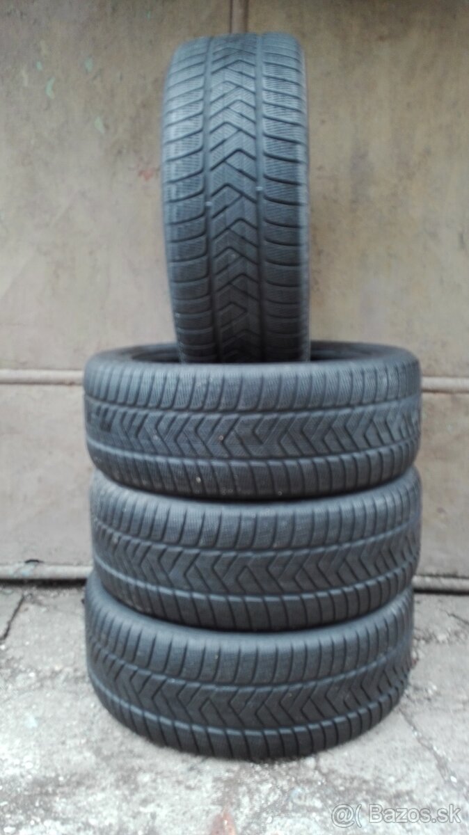 Predám 4-Zimné pneumatiky Pirelli Scorpion 255/55 R20