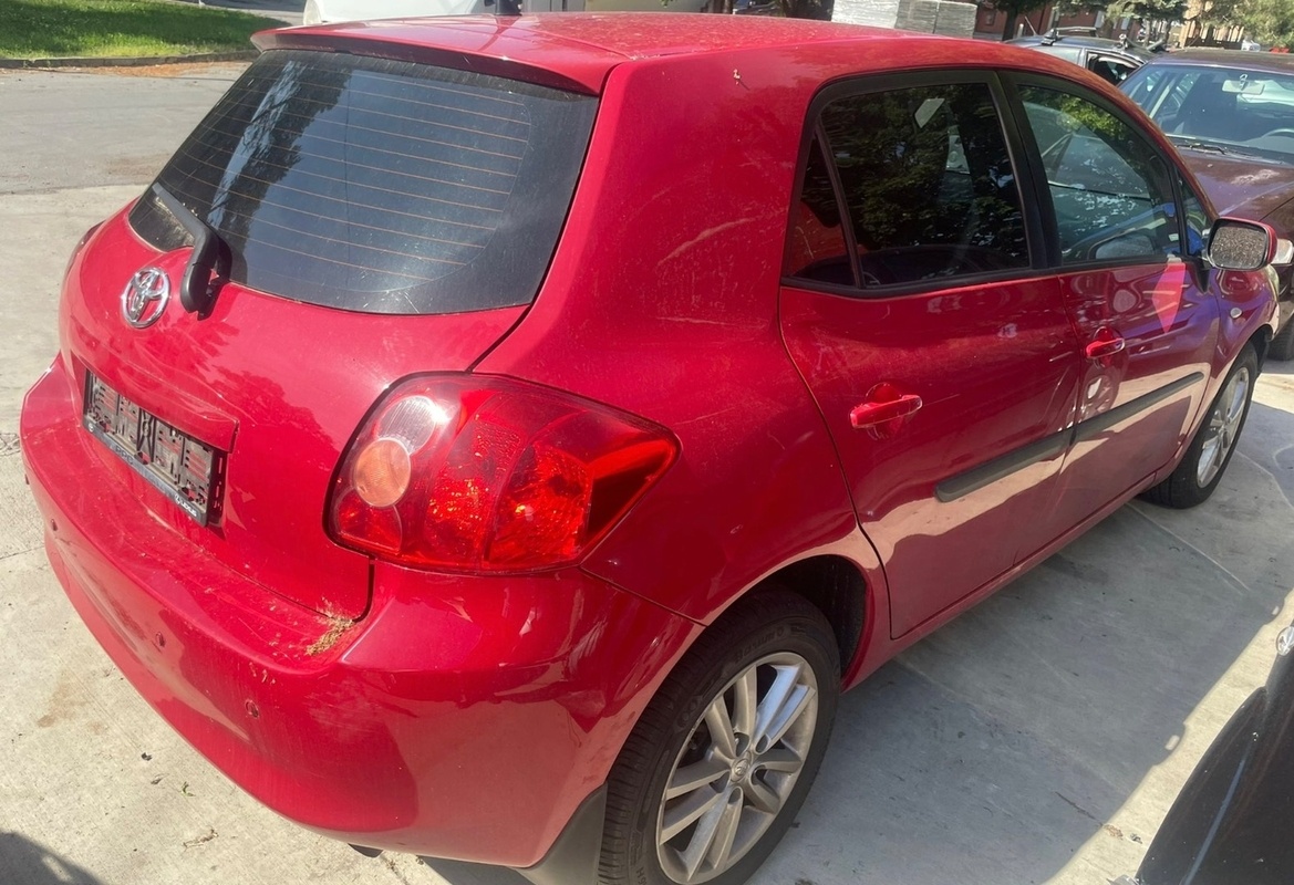 Rozpredám na diely Toyota Auris 2009 1.33 73kw