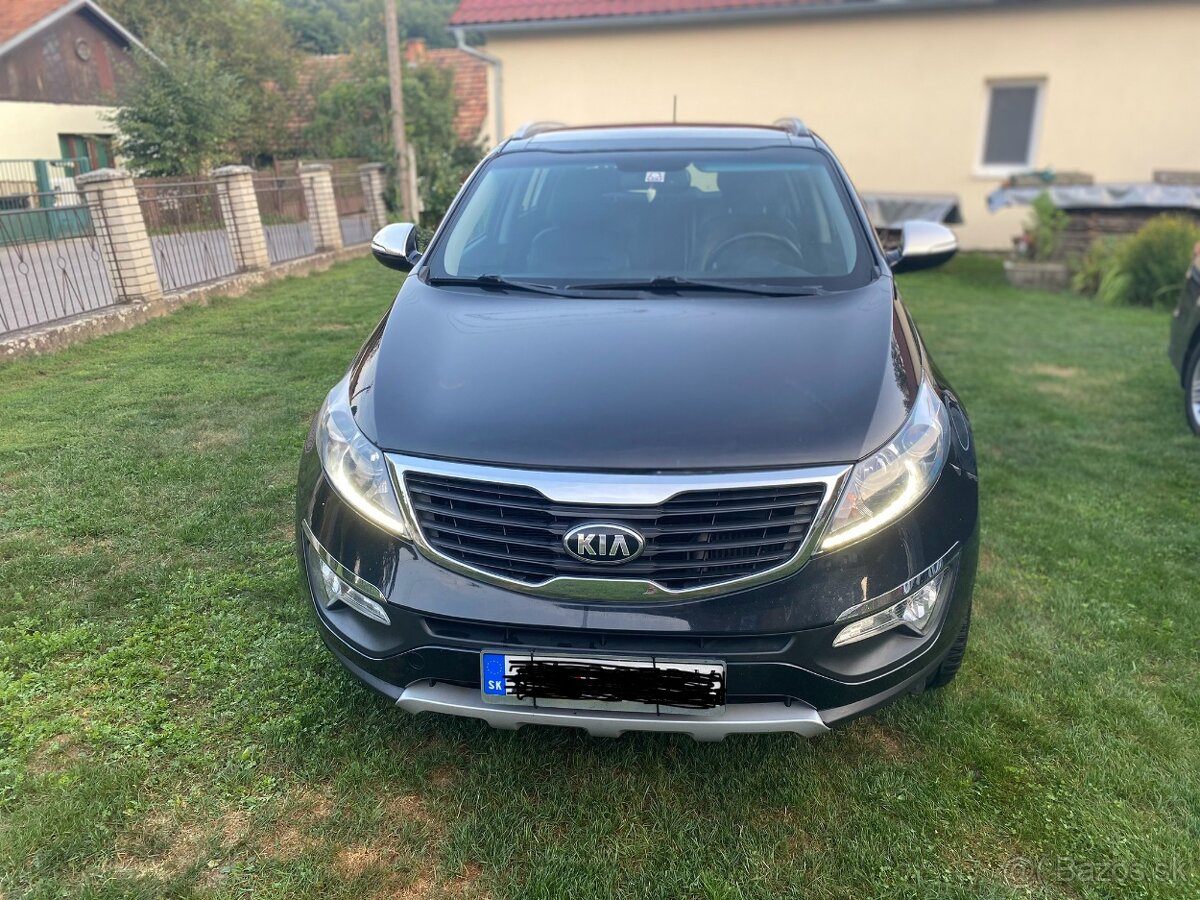 Predám KIA SPORTAGE 2.OL 4X4, automat, diesel ZNÍŽENÁ CENA