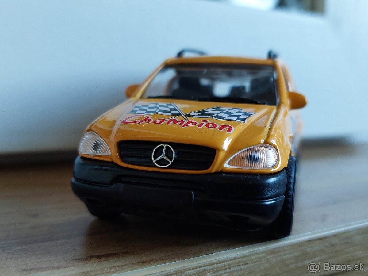 1:43 Mercedes-Benz ML W163