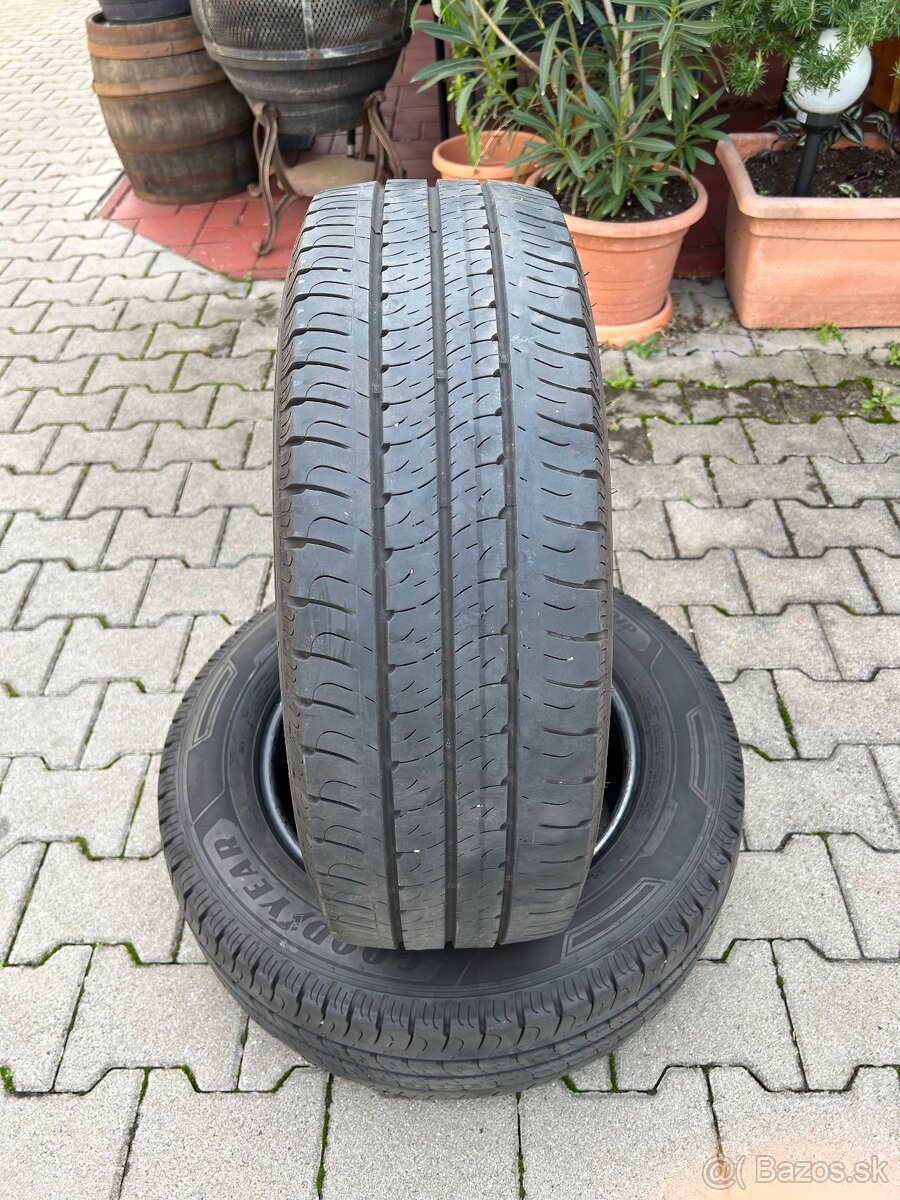 215/65 R16C 109/107T GoodYear Efficient Grip Cargo letne