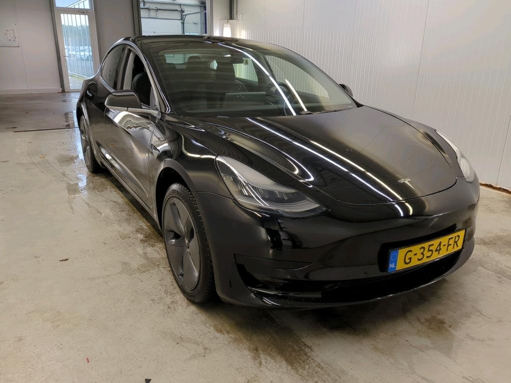 Tesla Model 3 Standard Range Plus - Elektrický - Automatické