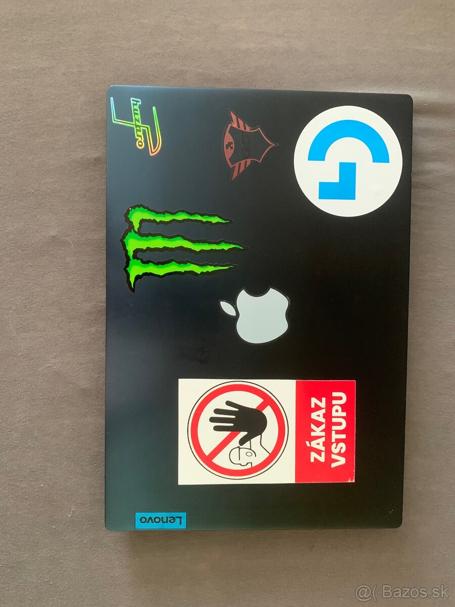 Herný notebook Lenovo