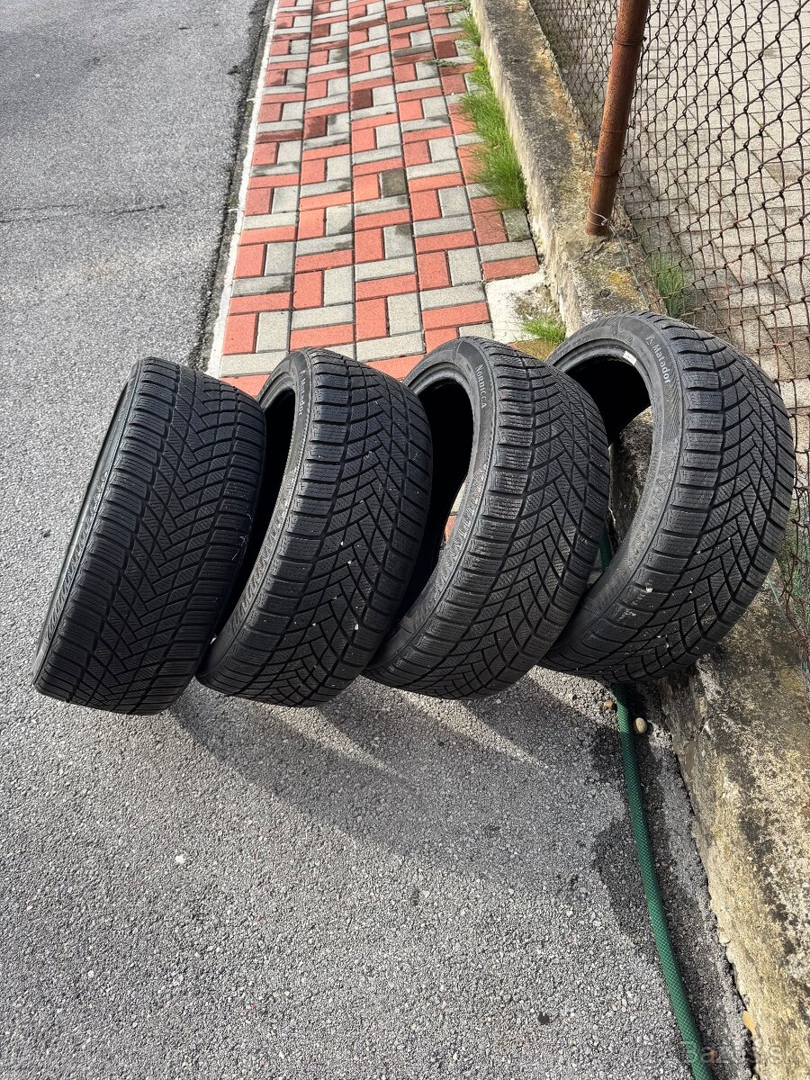 Zimné pneumatiky 225/40 R18