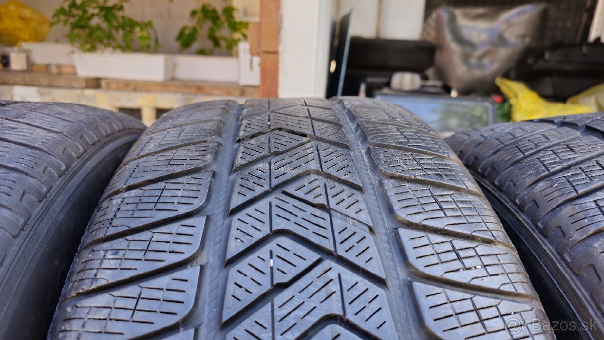 Predám zimné pneumatiky Pirelli Scorpion 255 /55/r19